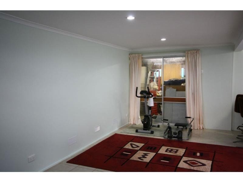 16 Burloo Crescent, Ferny Hills QLD 4055