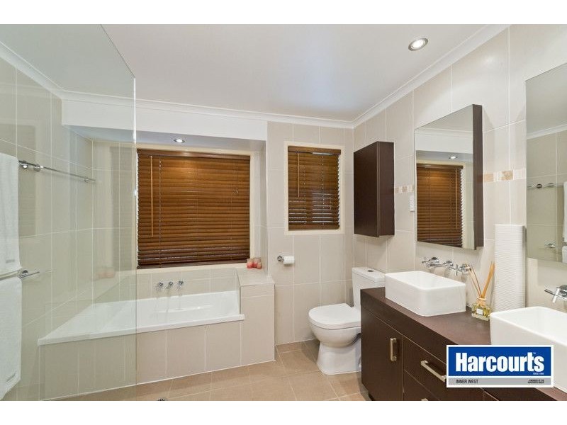 3 Hawthorn Street, The Gap QLD 4061