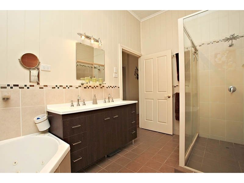 71 Ashgrove Avenue, Ashgrove QLD 4060