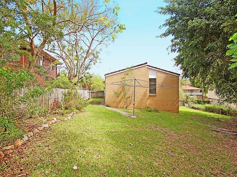 19 Desbet Street, The Gap QLD 4061