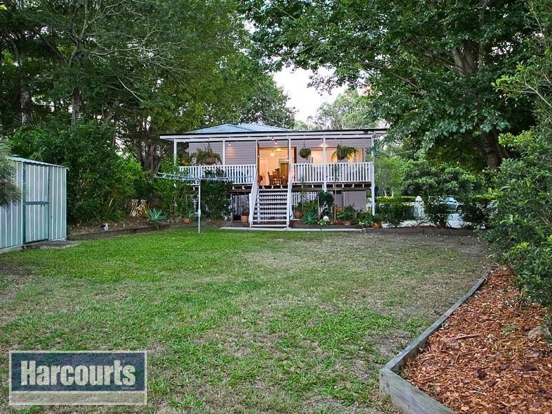 9 Dawn Street, Bardon QLD 4065