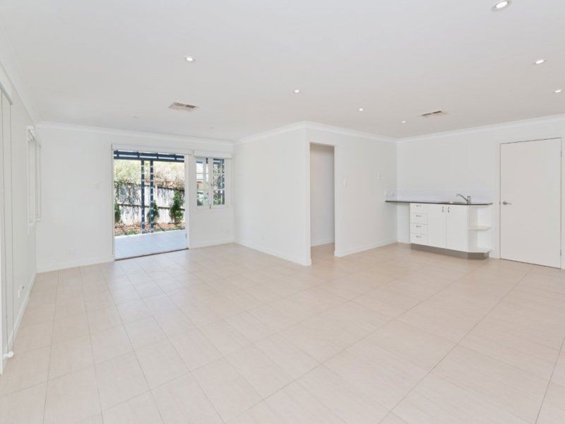 17 Glenwood Place, The Gap QLD 4061