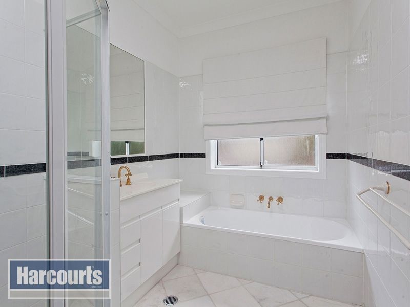 86 Woorama Road, The Gap QLD 4061