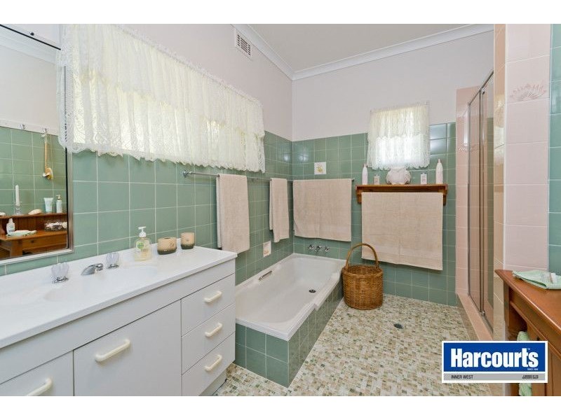 76 Whitehead Road, The Gap QLD 4061