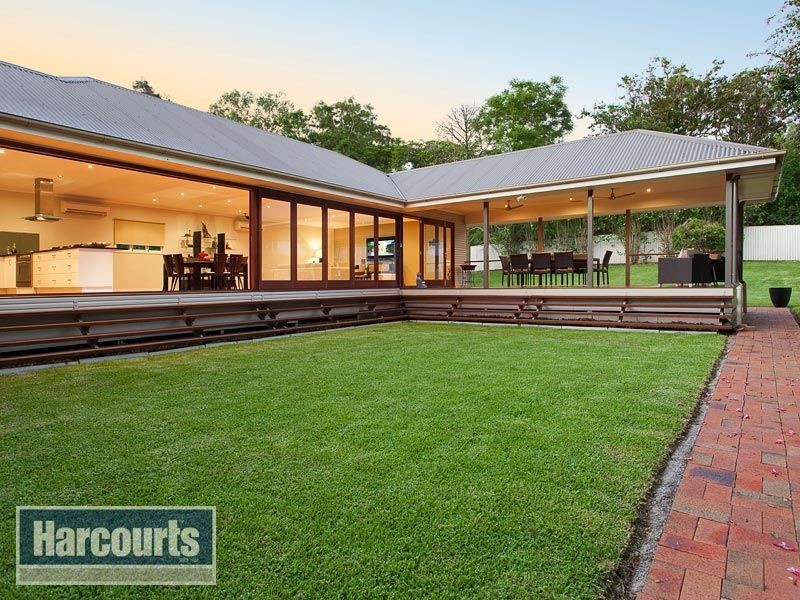 127 Dorrington Drive, Ashgrove QLD 4060