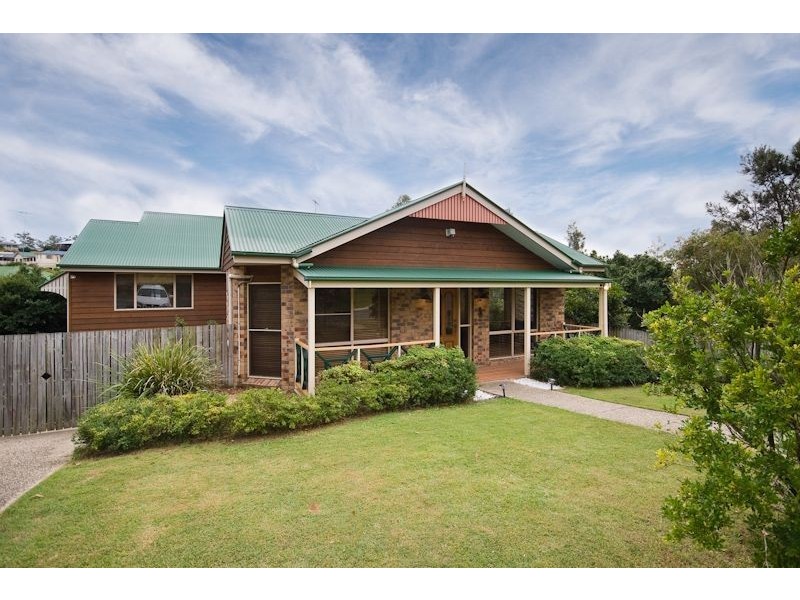 20 Marina Court, Eatons Hill QLD 4037