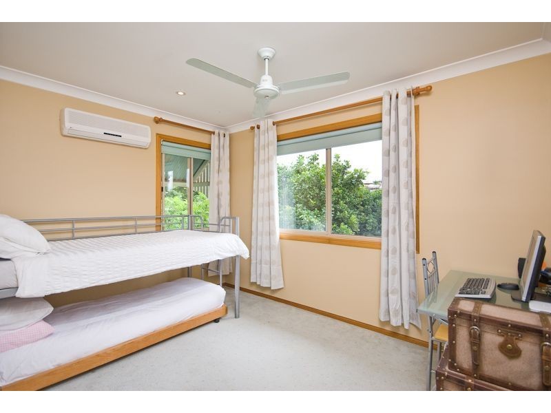 20 Marina Court, Eatons Hill QLD 4037