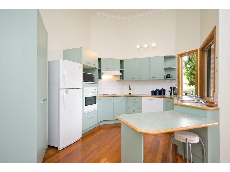 20 Marina Court, Eatons Hill QLD 4037