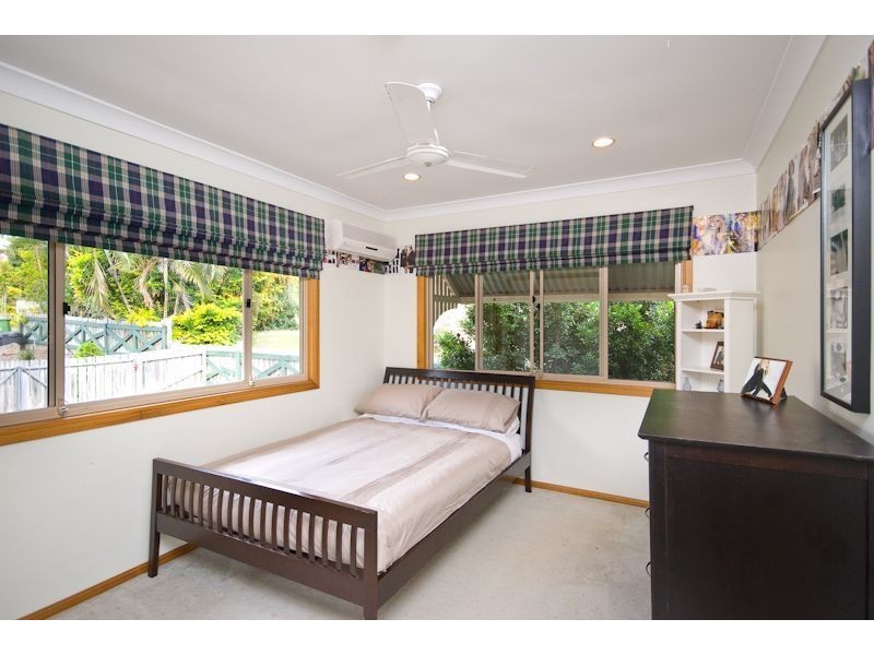 20 Marina Court, Eatons Hill QLD 4037