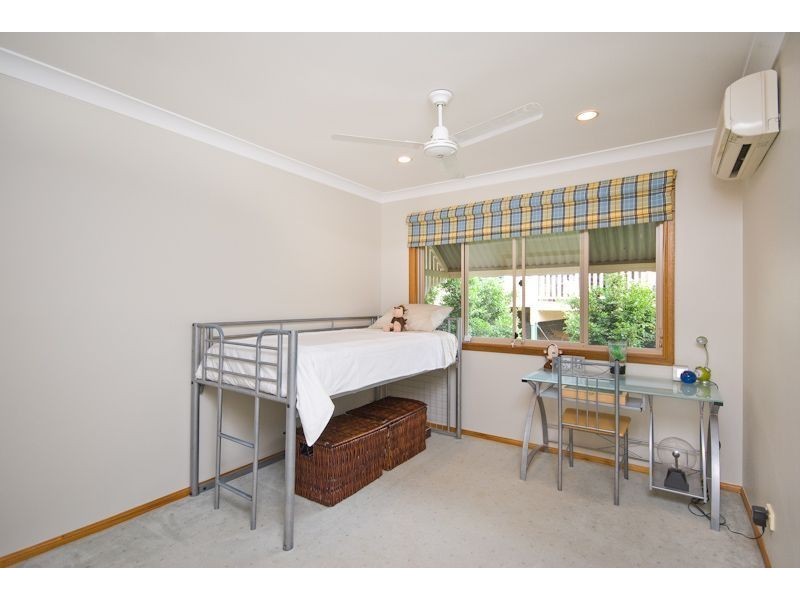 20 Marina Court, Eatons Hill QLD 4037