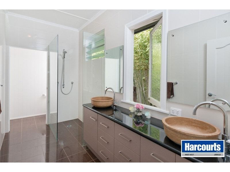 20 Shaw Street, Bardon QLD 4065