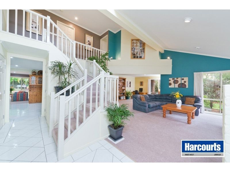 5 Canterbury Place, The Gap QLD 4061