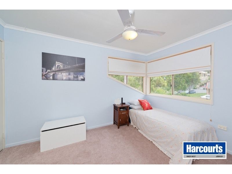 5 Canterbury Place, The Gap QLD 4061