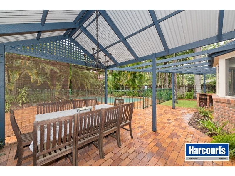 5 Canterbury Place, The Gap QLD 4061