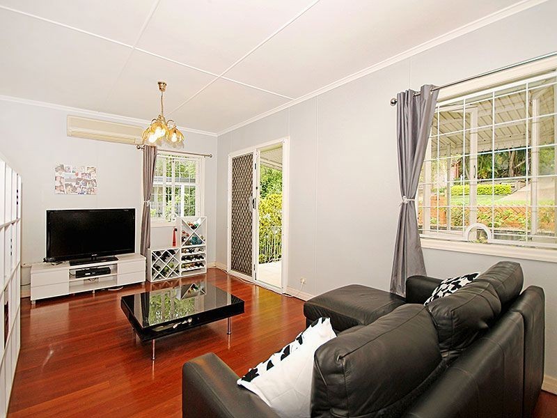 9 Ullin Street, The Gap QLD 4061