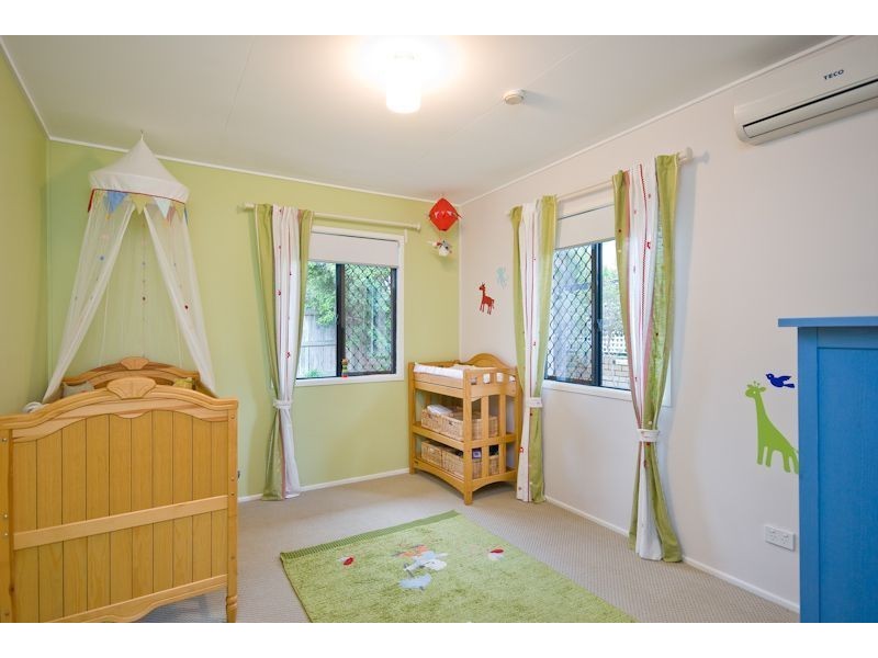 18 Cobble Street, The Gap QLD 4061