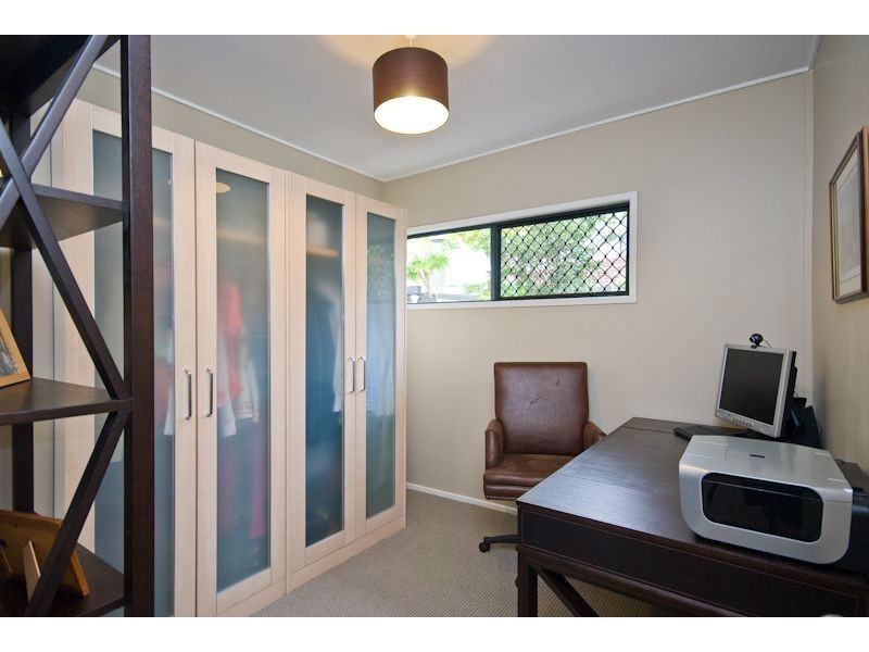 18 Cobble Street, The Gap QLD 4061