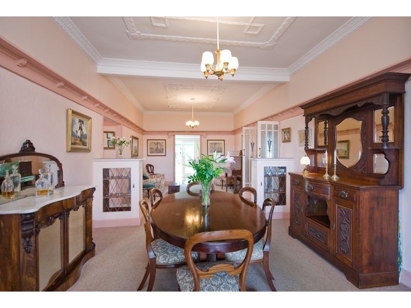 6 Davies Road, Ashgrove QLD 4060