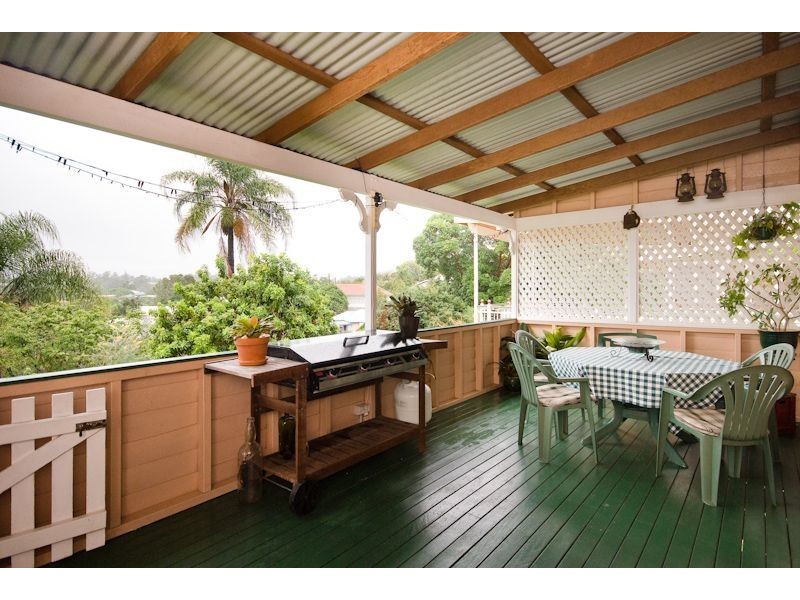 6 Davies Road, Ashgrove QLD 4060