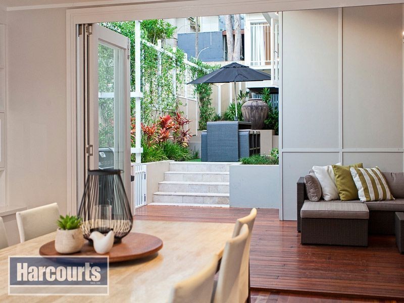 40 Barnett Road, Bardon QLD 4065