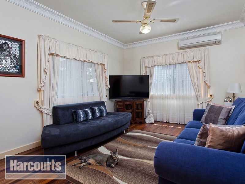 15 McLean Parade, Ashgrove QLD 4060