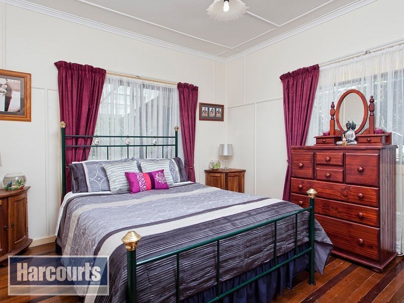 15 McLean Parade, Ashgrove QLD 4060