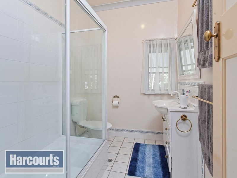 15 McLean Parade, Ashgrove QLD 4060