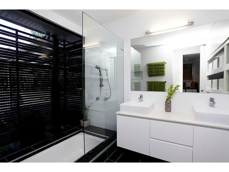 11 Bernarra Street, The Gap QLD 4061