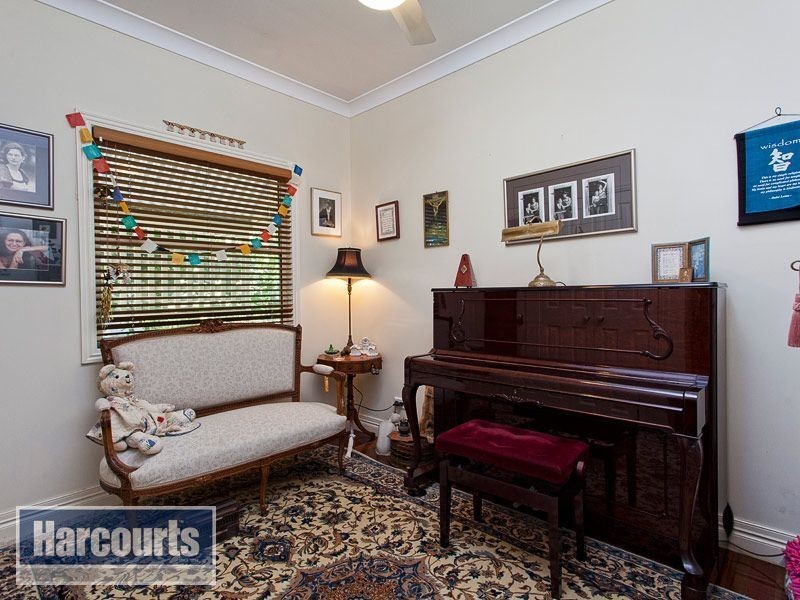 10 Royal Row, Bardon QLD 4065