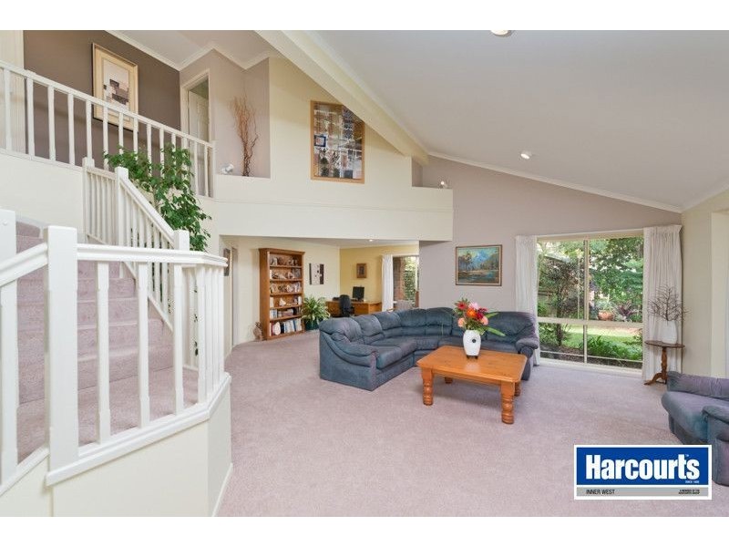 5 Canterbury Place, The Gap QLD 4061