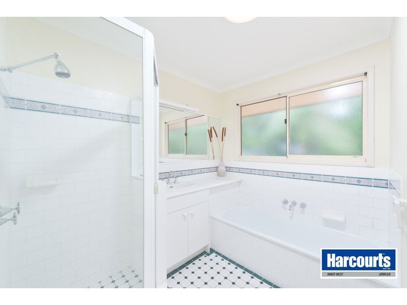 5 Canterbury Place, The Gap QLD 4061