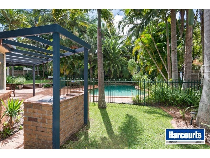5 Canterbury Place, The Gap QLD 4061