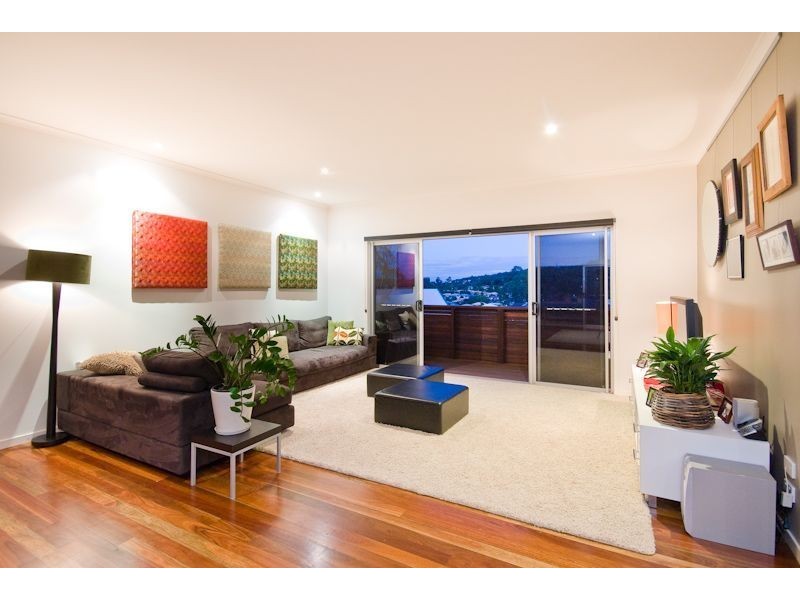 27 Balnaves Place, Mitchelton QLD 4053