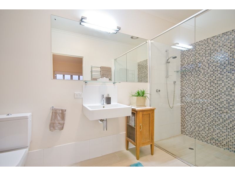 27 Balnaves Place, Mitchelton QLD 4053