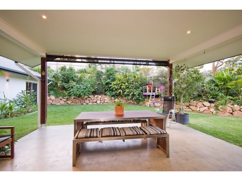 27 Balnaves Place, Mitchelton QLD 4053