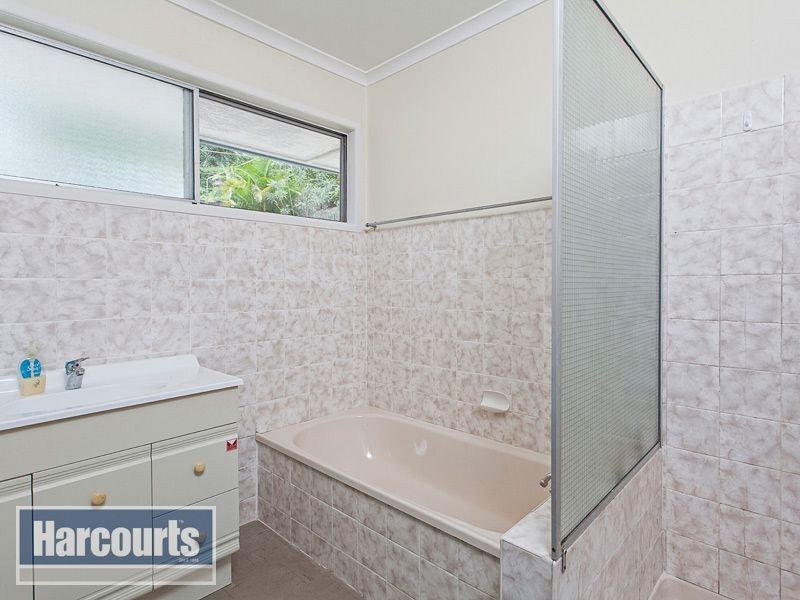 18 Ukamirra Court, Ferny Hills QLD 4055