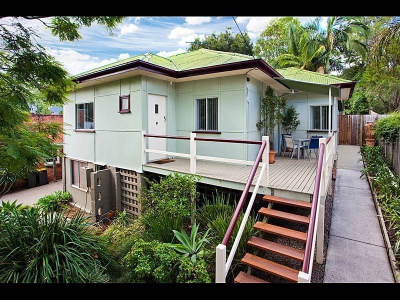 586 Waterworks Road, Ashgrove QLD 4060