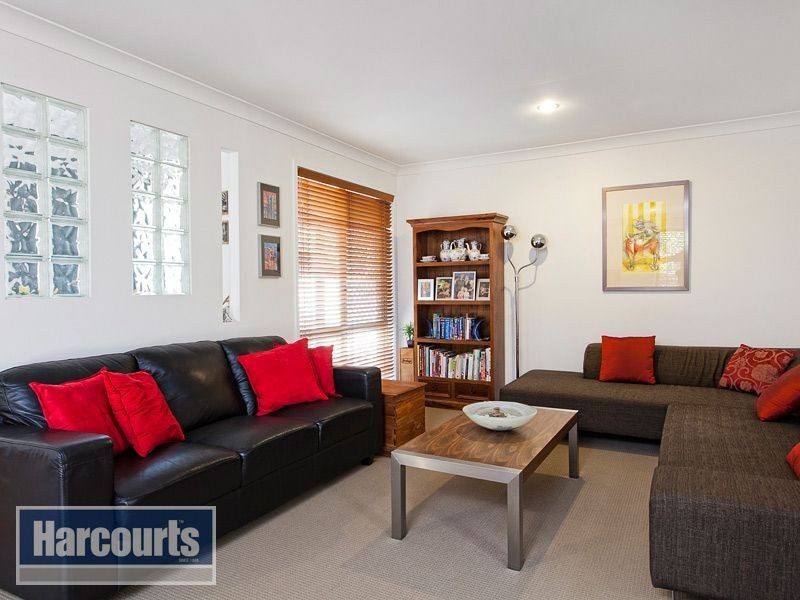 4 Hillside Place, The Gap QLD 4061