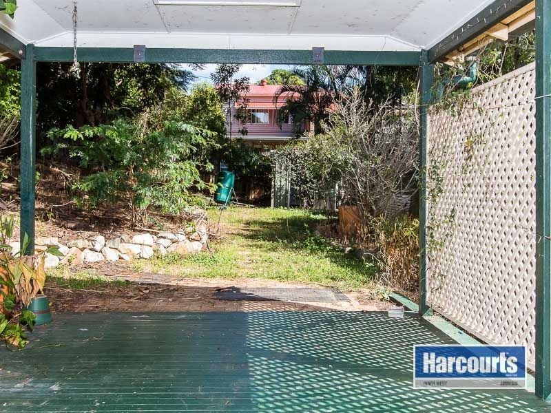 30 Carmel Street, Bardon QLD 4065