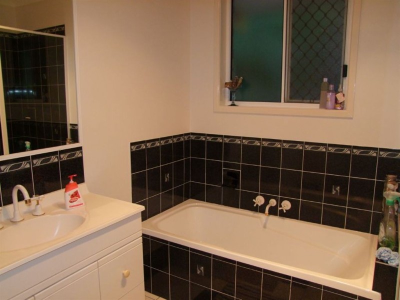 7 Phoenix Close, The Gap QLD 4061