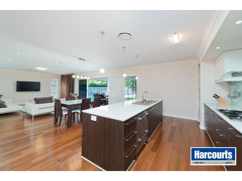 11 Patricia Drive, The Gap QLD 4061