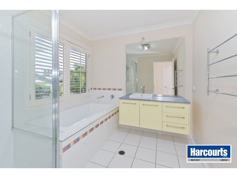 11 Patricia Drive, The Gap QLD 4061