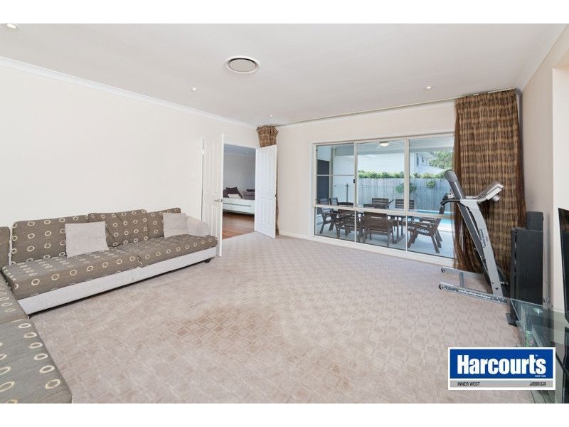 11 Patricia Drive, The Gap QLD 4061