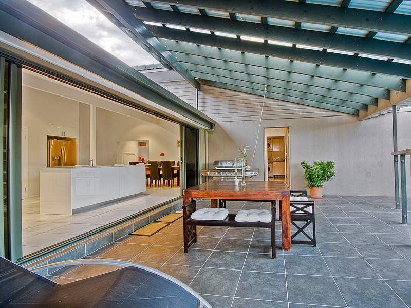 18 Belclare Street, The Gap QLD 4061