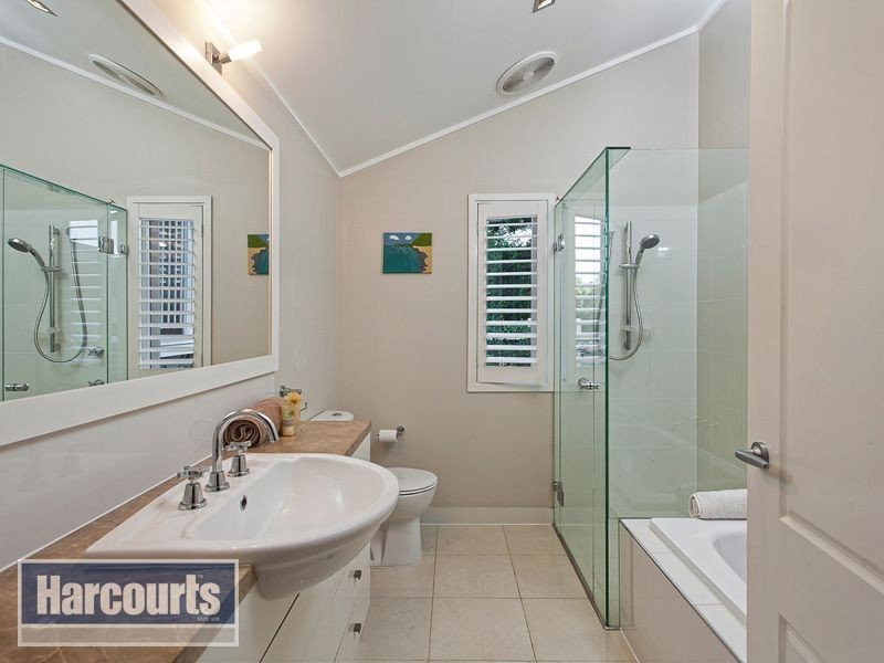 40 Barnett Road, Bardon QLD 4065