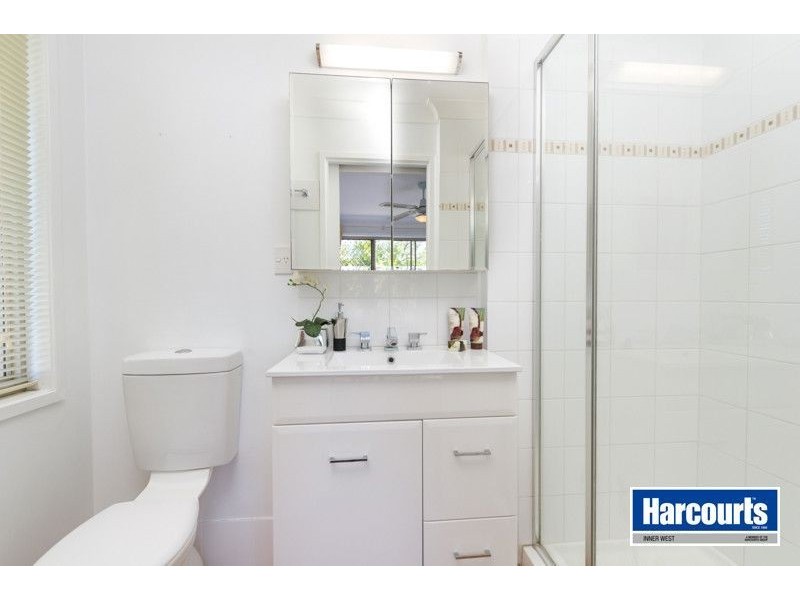 4 Hillside Place, The Gap QLD 4061