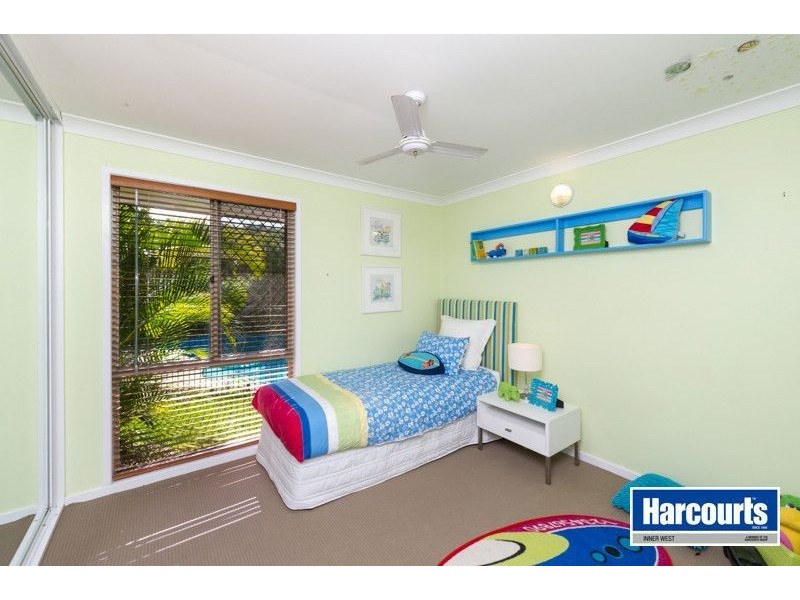 4 Hillside Place, The Gap QLD 4061