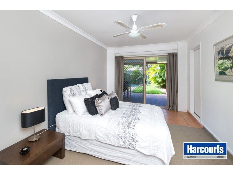 4 Hillside Place, The Gap QLD 4061