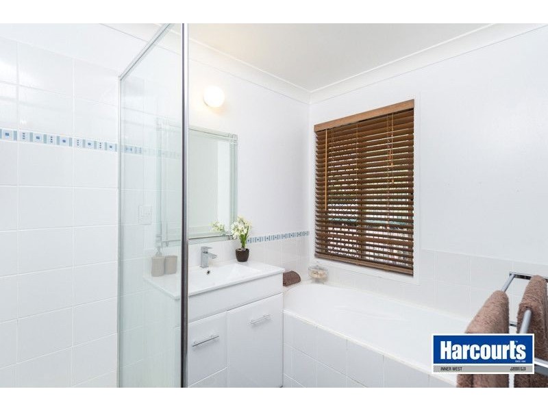 4 Hillside Place, The Gap QLD 4061