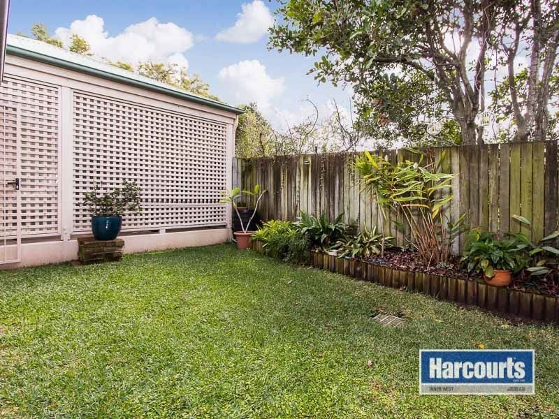 2/20 Foster Street, Newmarket QLD 4051